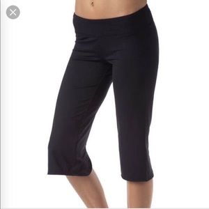 Lululemon Capri Size 2 Black‎ 0317
